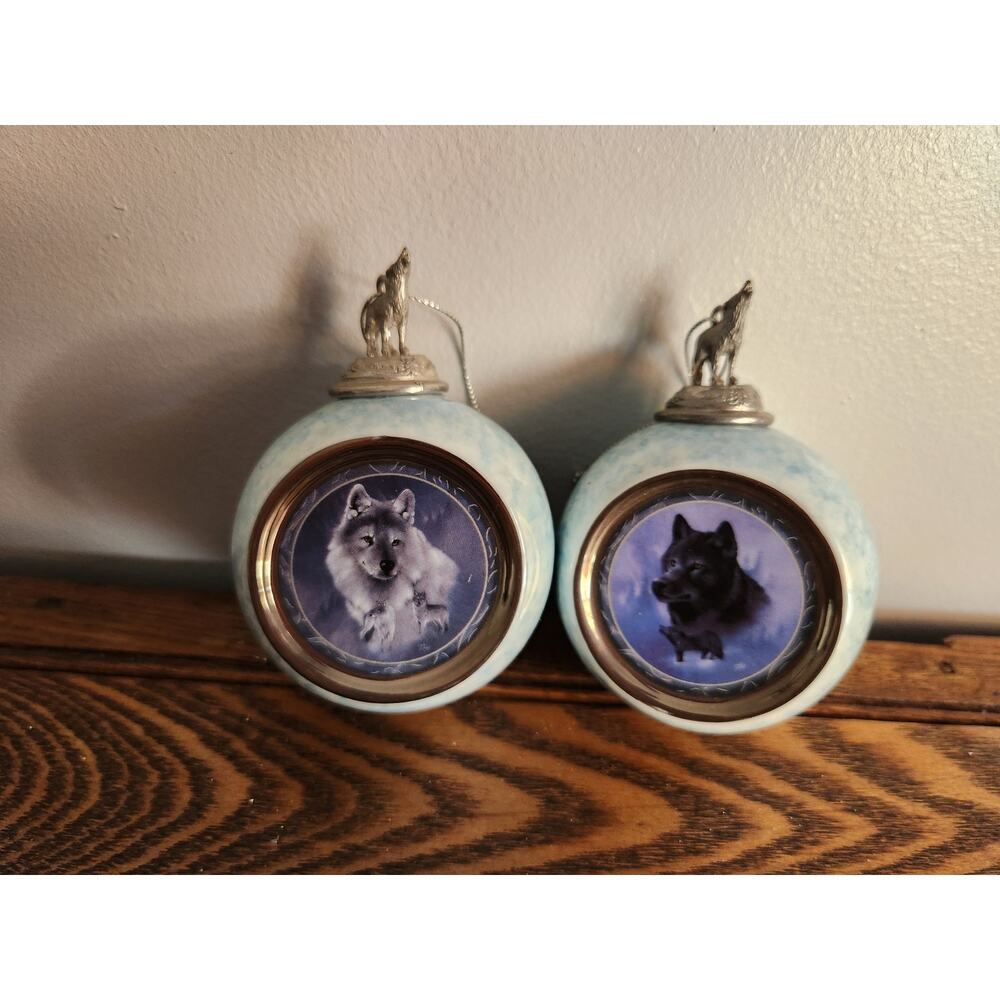 Bradford Exchange 2 Wolf Ornaments 1997 Spirit of the Wilderness